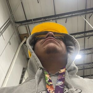 Meet your Posher, Carlos